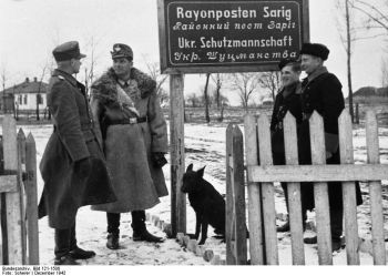 Nazi Orpo troops with local Ukrainian collaborationist Schutzmannschaft.