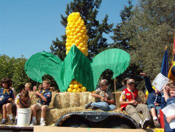 Aumsville Corn Festival corn statue