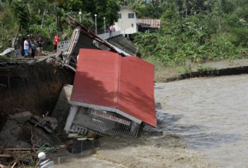 Typhoon Hayan results in Phillippines photo: rt