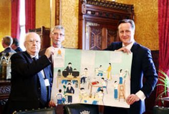 British Prime Minister David Cameron (right), Secretary of the Britain-Viet Nam Friendship Society, Len Aldis (left)