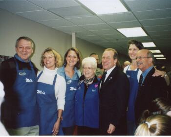 Mo's staff with Oregon Governor Kulongoski