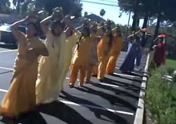 Hindu girls at Sacramento Sangream